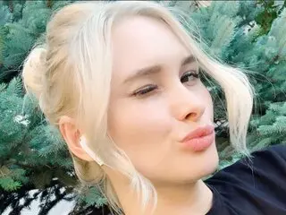 BeautyBlonde shows