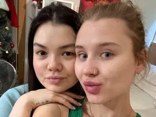 ScarlettAndBenit live